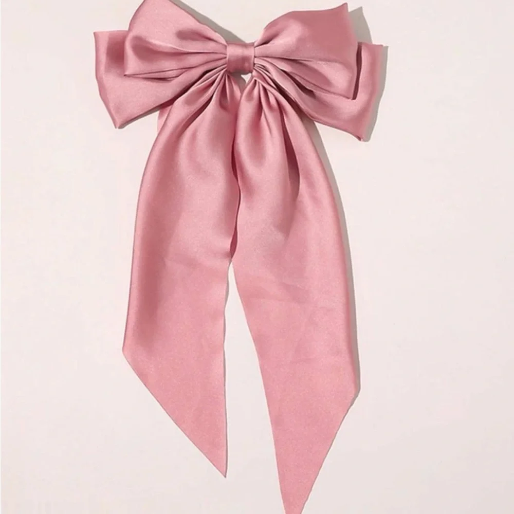 Silky Bow Hair Clip 🎀 - Picture 3 of 3